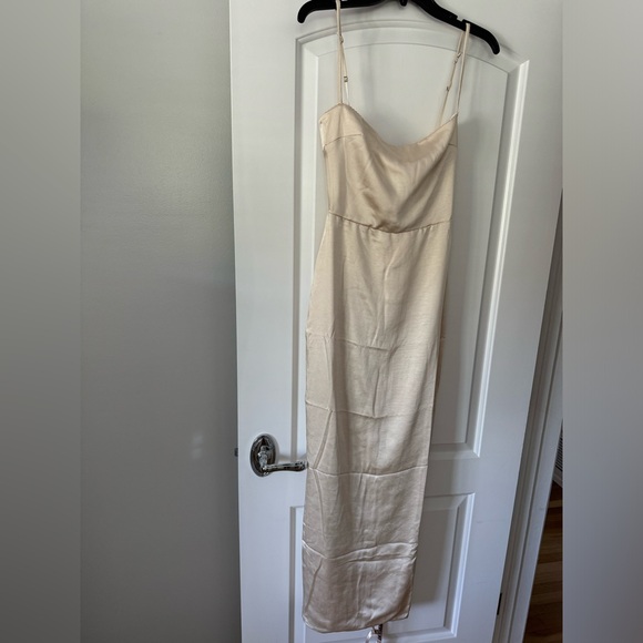 NWT HOUSE OF CB COSTANZA VINTAGE CREAM MAXI DRESS - Picture 6 of 8